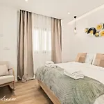 Lazuli Hermes Apartment