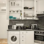 Lazuli Hermes Apartment *