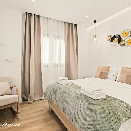 Lazuli Hermes Apartment