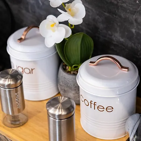 Lazuli Hermes Larnaca