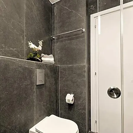 Lazuli Hermes Apartment *